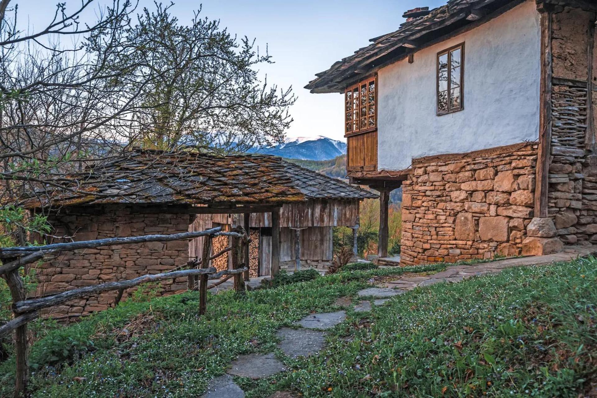 Authentic House With Stunning Mountain View - Karashka Villa Apriltsi  Exterior photo