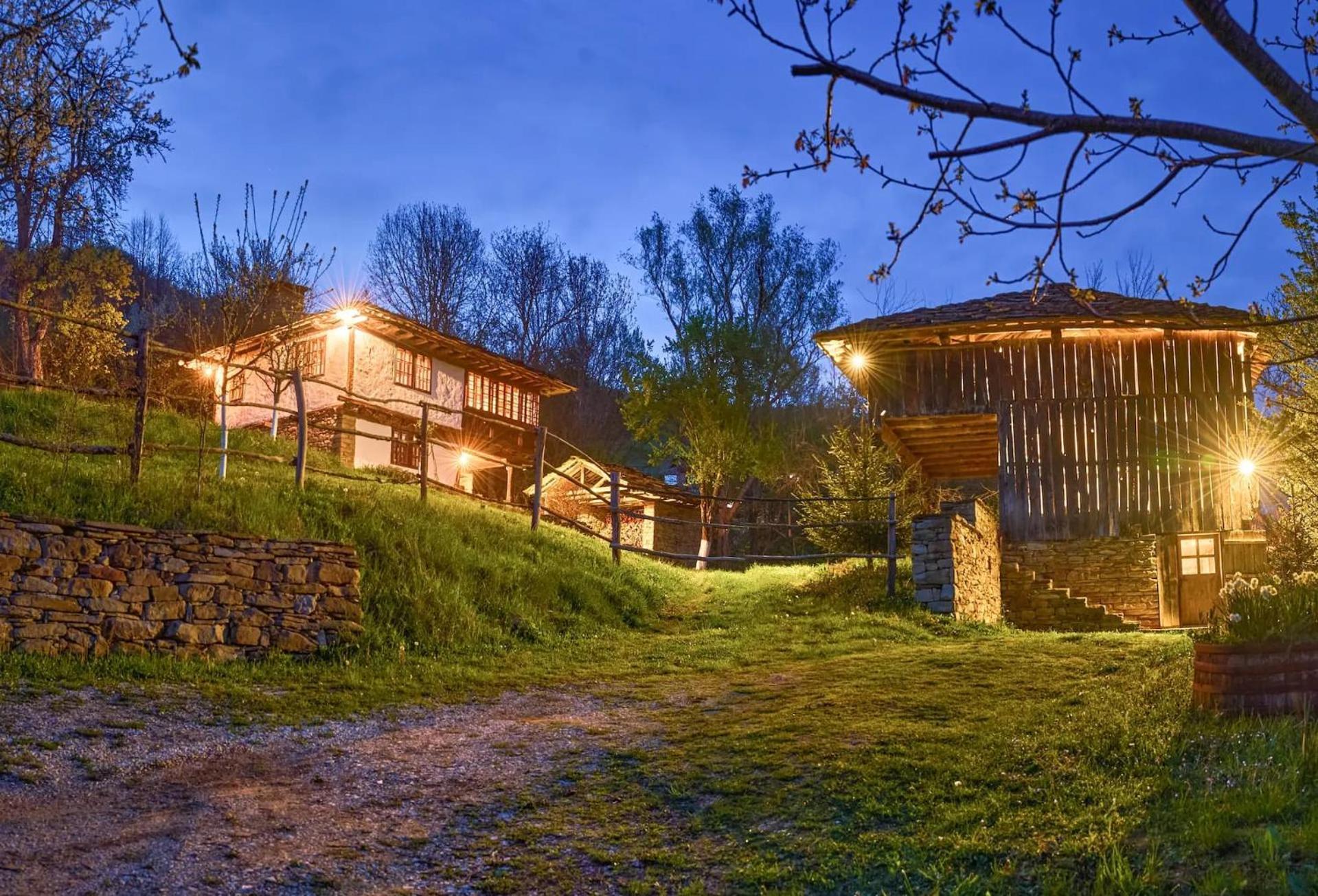 Authentic House With Stunning Mountain View - Karashka Villa Apriltsi  Exterior photo